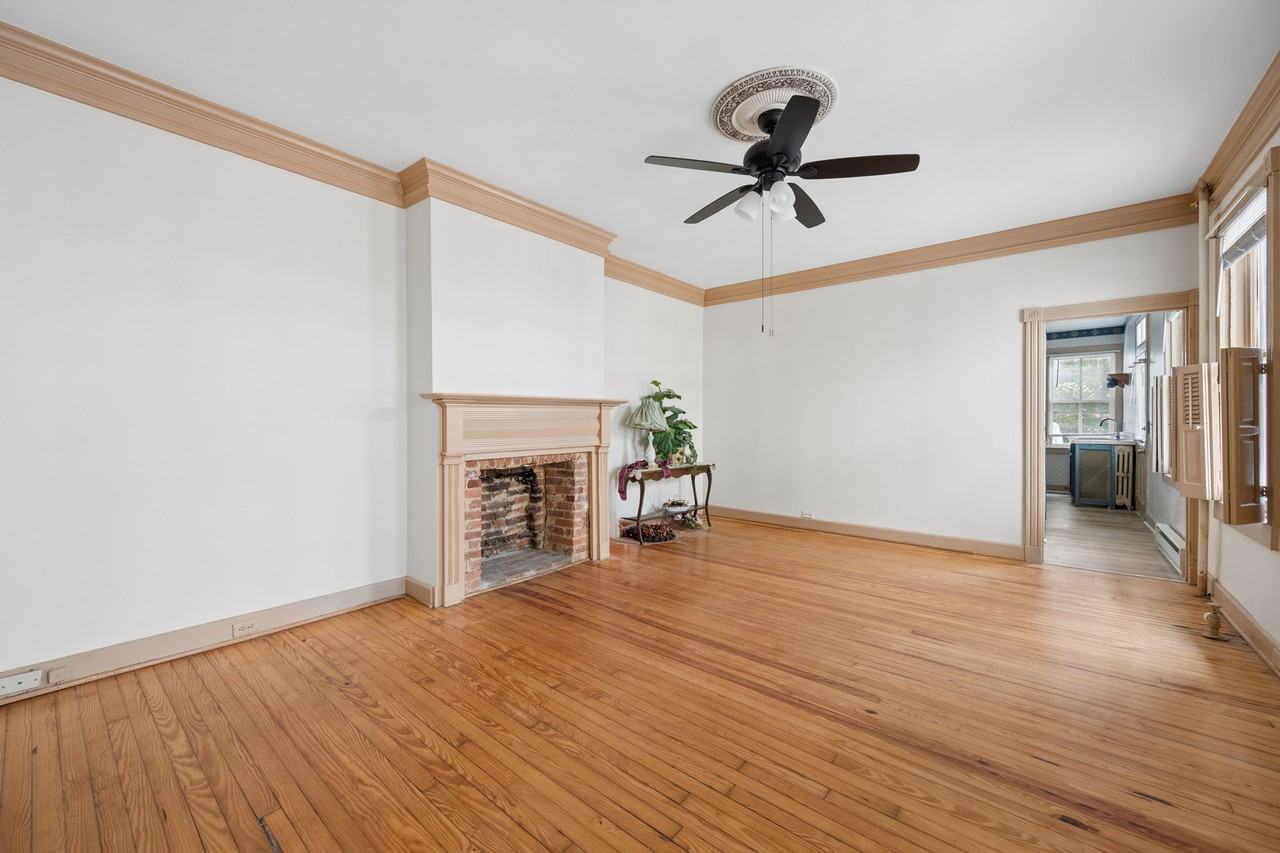232 E 2nd St #1 - Photo 4 of 10