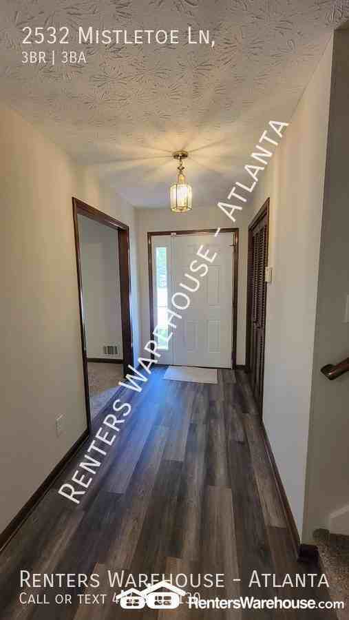 2532 Mistletoe Ln - Photo 4 of 30