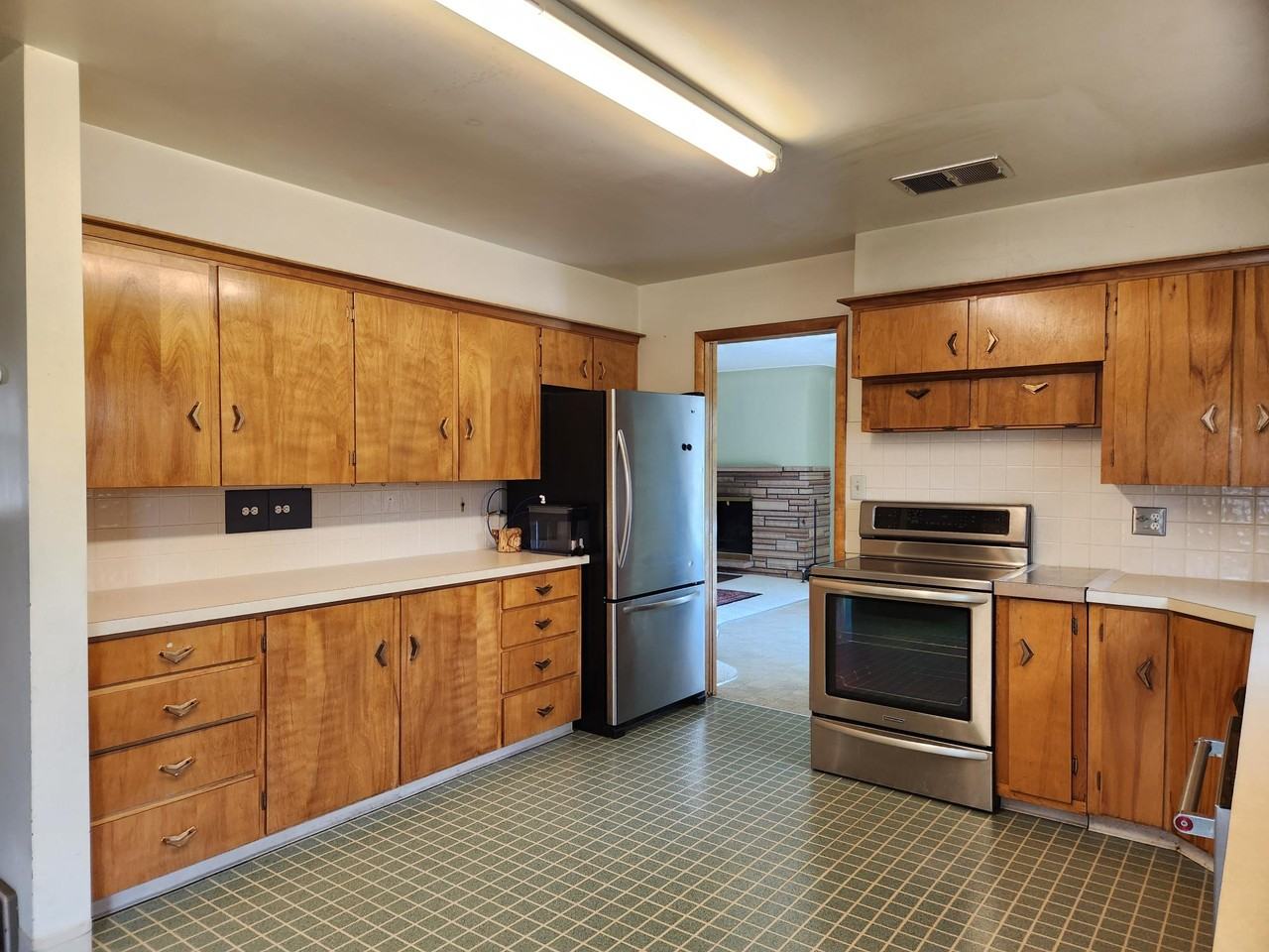 1326 Fremont Ct #1 - Photo 7 of 42