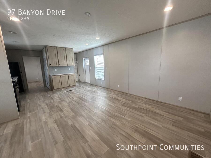 97 Banyon Dr - Photo 4 of 9