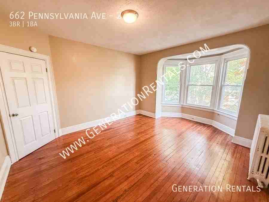 662 Pennsylvania Ave #2 - Photo 4 of 11