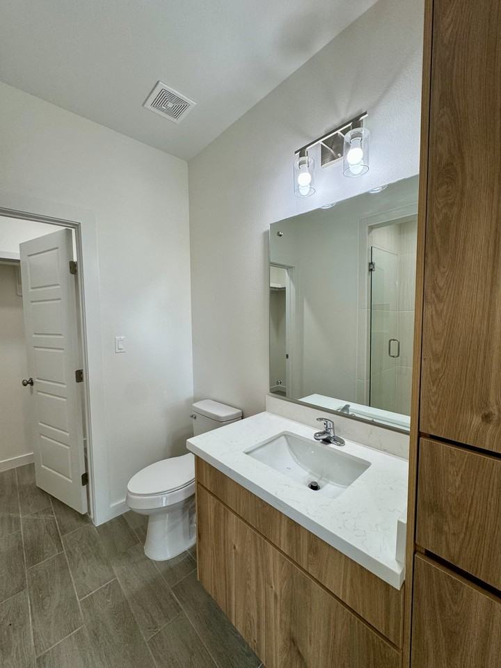 1308 W Platinum Dr #2 - Photo 6 of 11