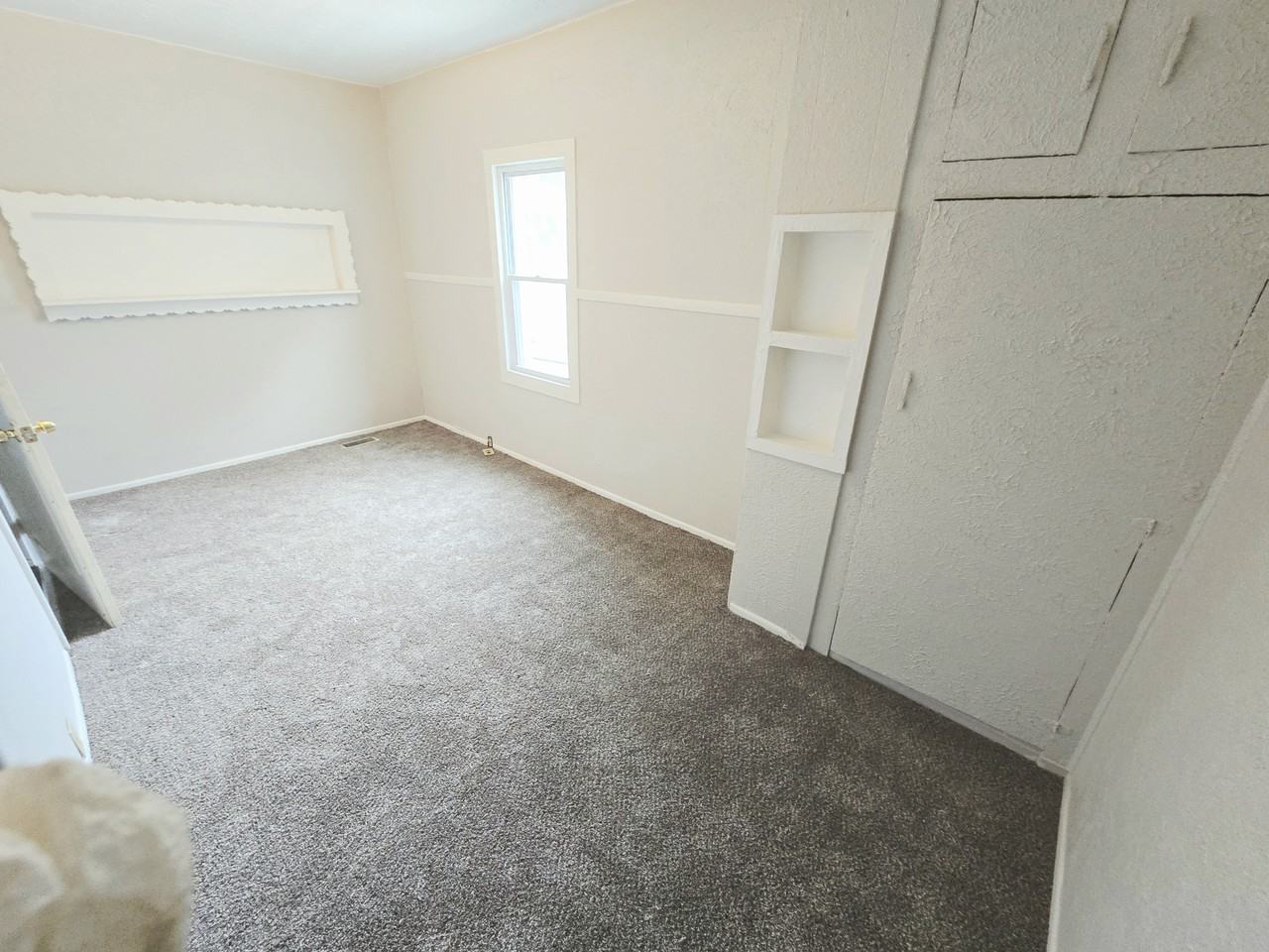 233 E 12th St 11st Fl #1 - Photo 3 of 13
