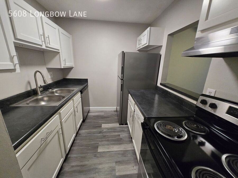 5608 Longbow Ln - Photo 4 of 16
