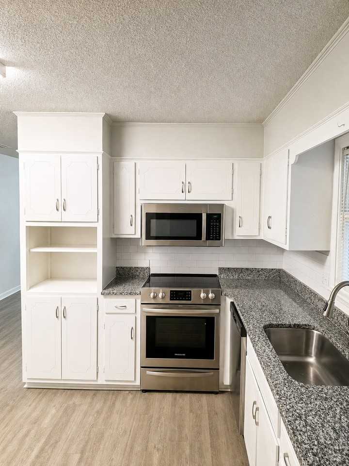 1820 Cumberland Ave Sw #1 - Photo 4 of 9