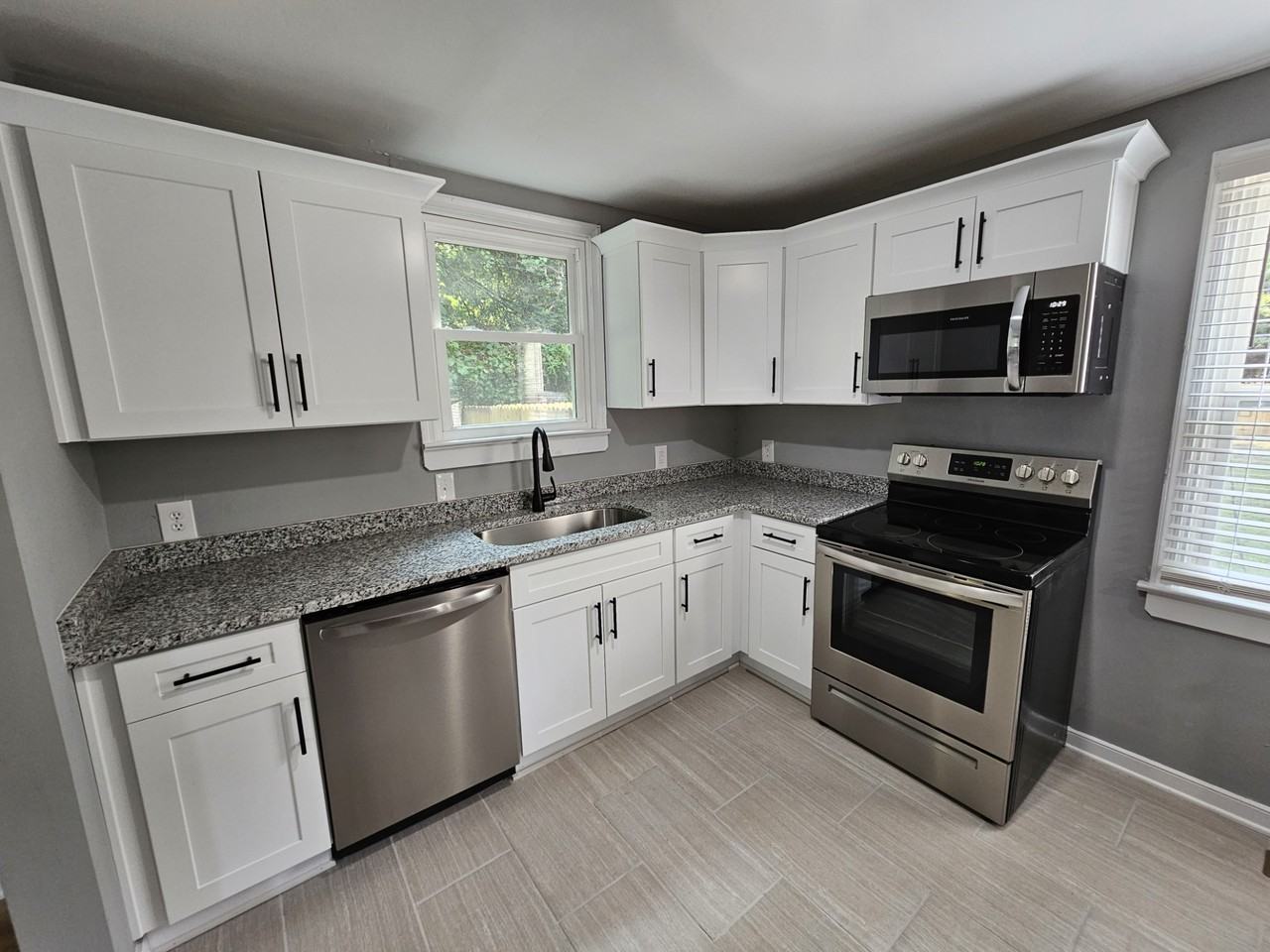 3907 E Chatham Dr #3907 - Photo 7 of 21