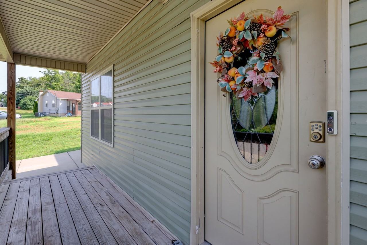 163 Plum St - Photo 7 of 50