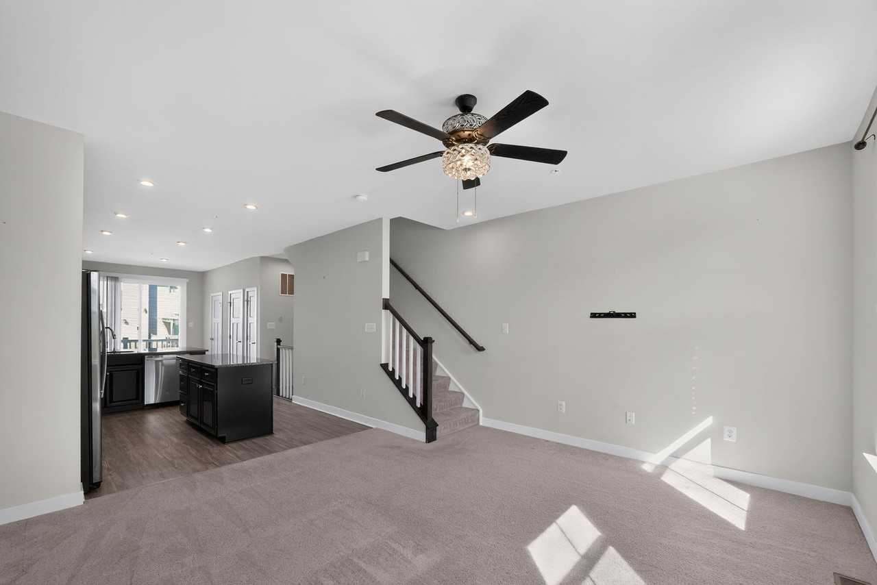 7023 Mahant Way - Photo 7 of 32