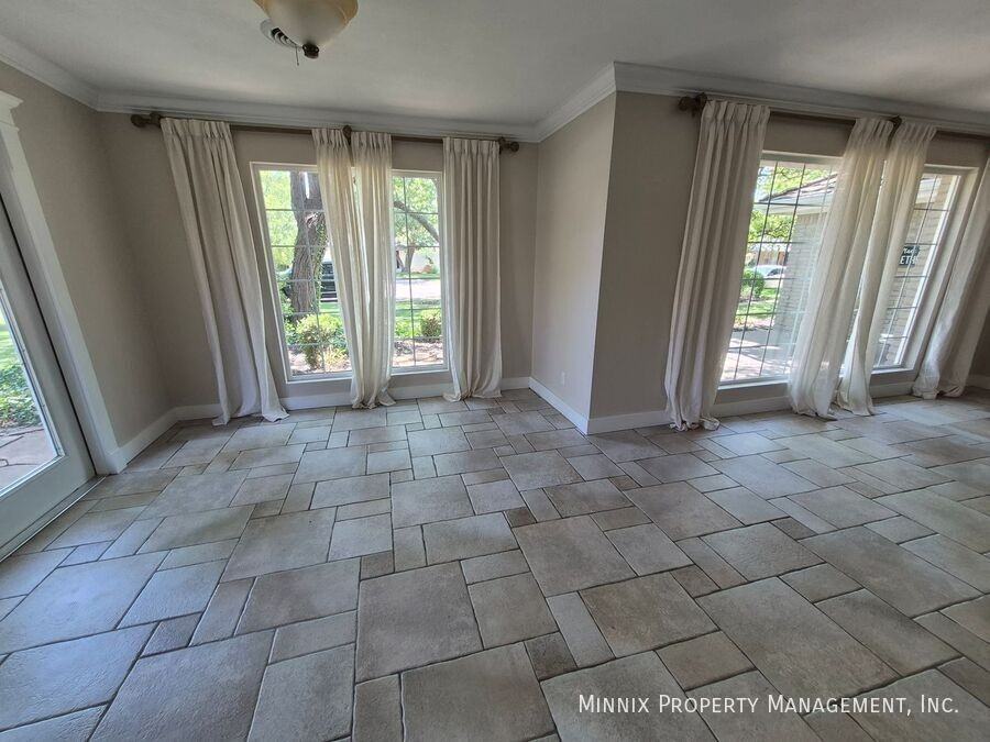 3514 Danbury Dr - Photo 3 of 43