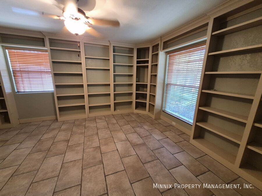3514 Danbury Dr - Photo 5 of 43