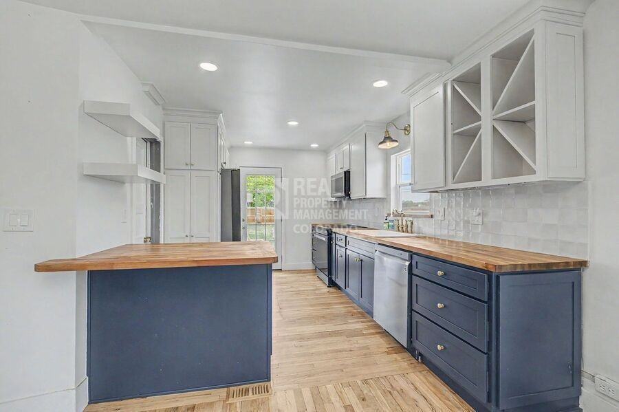 110 S Quitman St - Photo 5 of 28