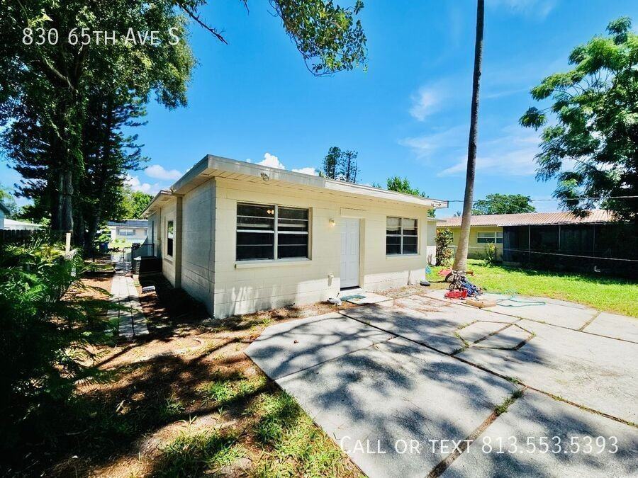 830 65th Ave S - Photo 4 of 34