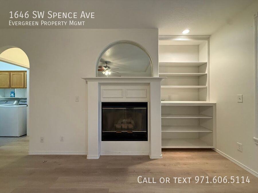 1646 Sw Spence Ave - Photo 6 of 45