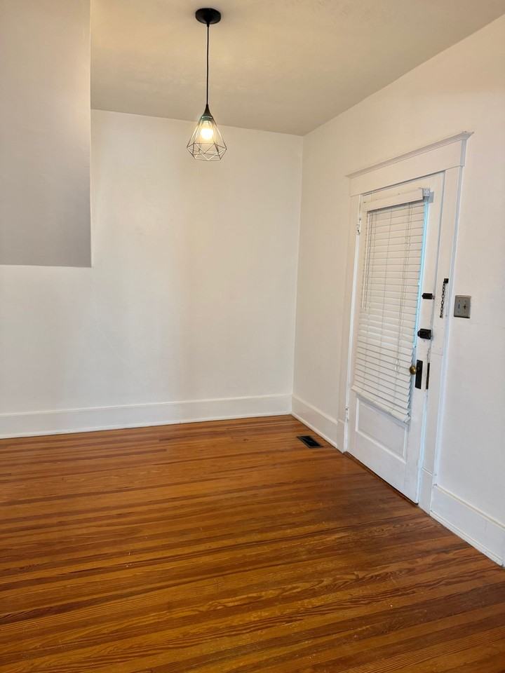 201 E 49th St - Photo 3 of 24