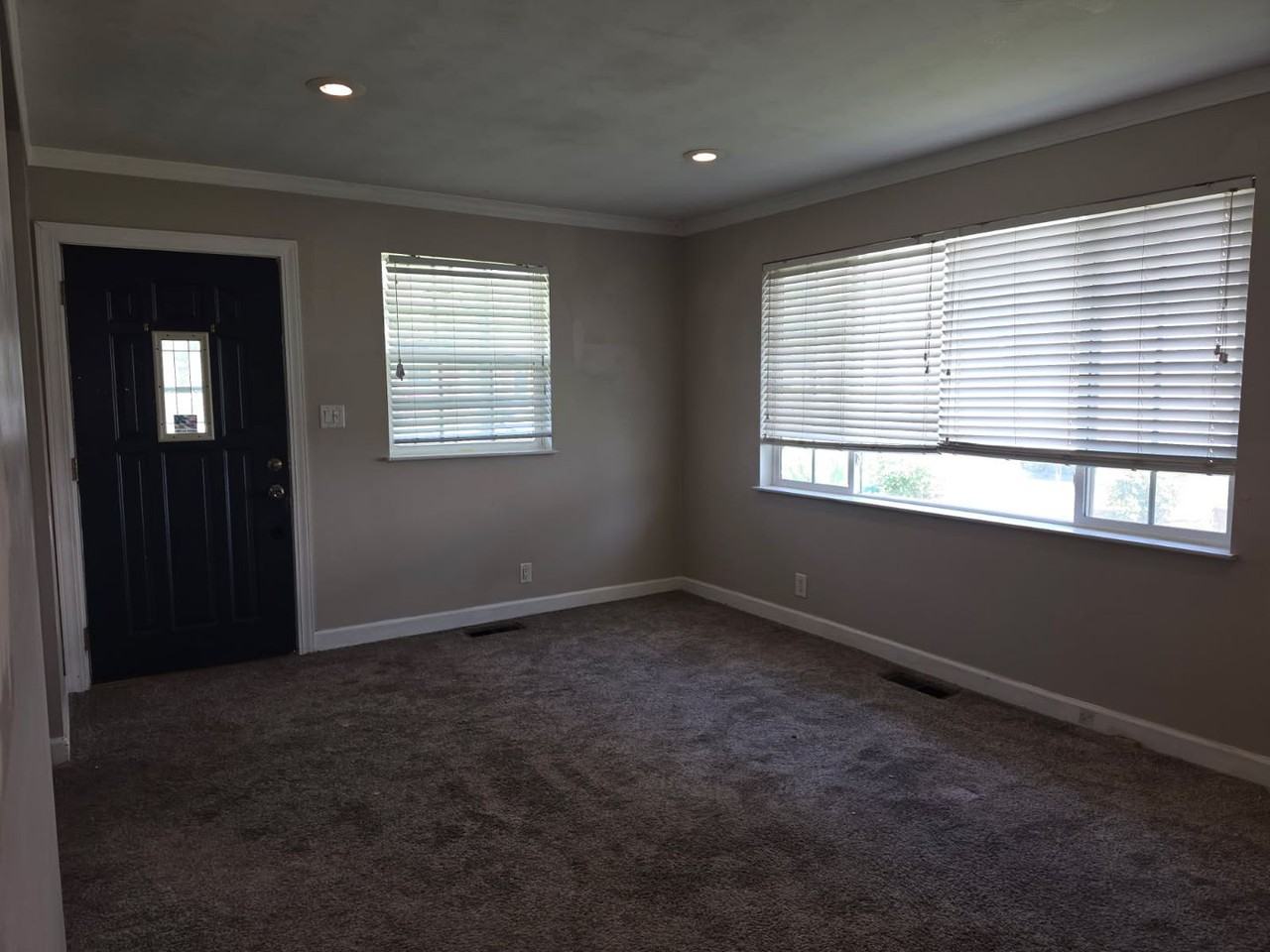 730 Queensboro Ave - Photo 2 of 16