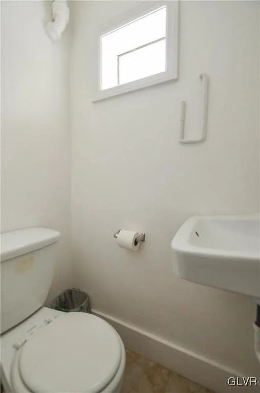 822 S 23rd St - Photo 6 of 7