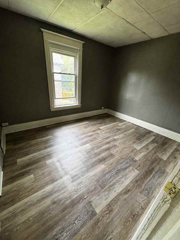 829 Plymouth Ave S #829 - Photo 2 of 17