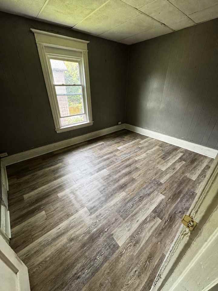 829 Plymouth Ave S #829 - Photo 4 of 17