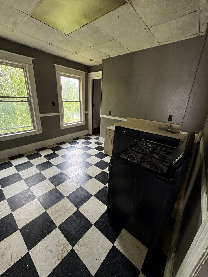 829 Plymouth Ave S #829 - Photo 6 of 17