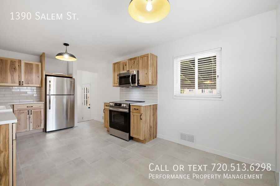 1390 Salem St - Photo 6 of 33