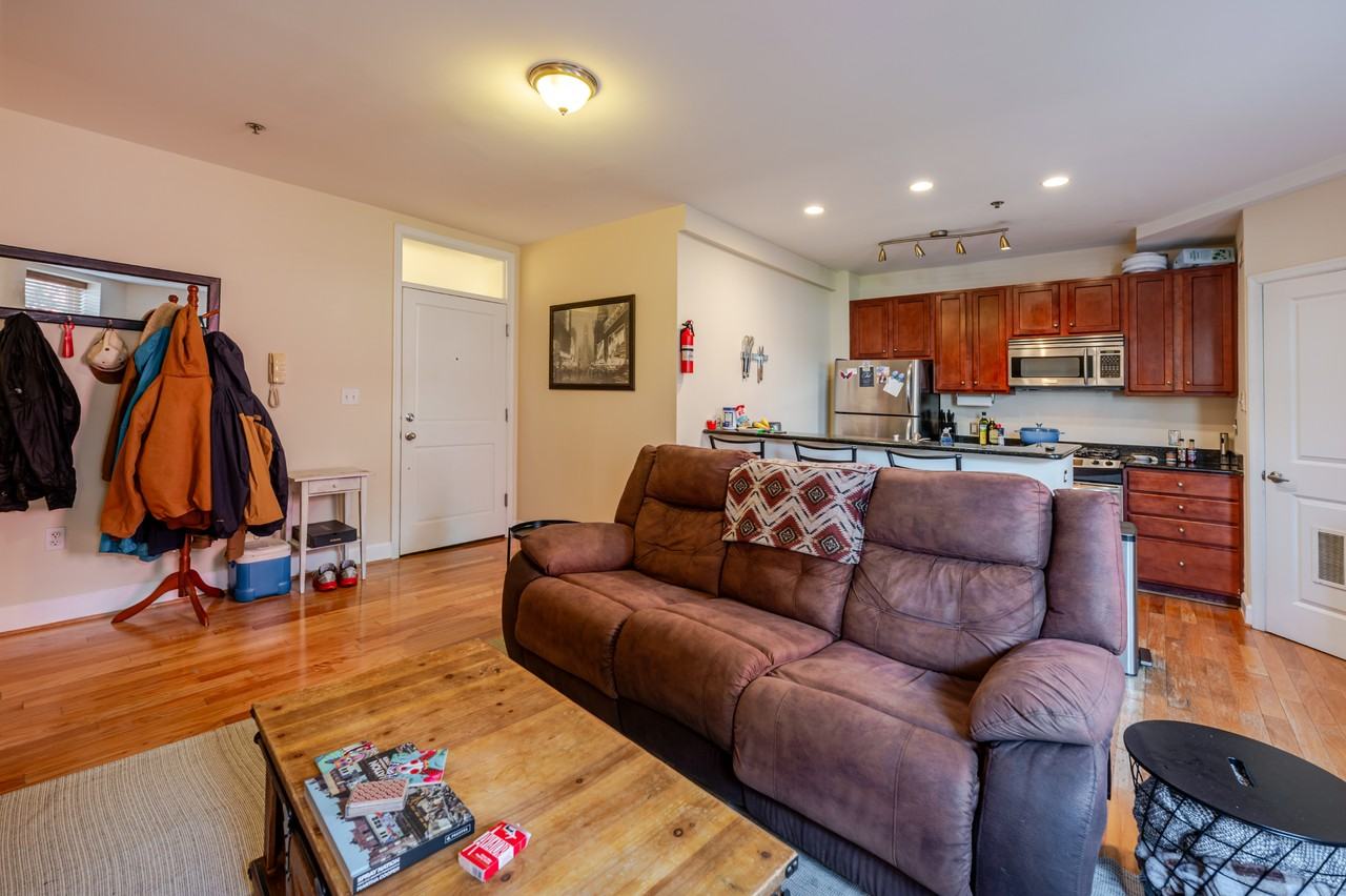 1418 W St Nw #406 - Photo 6 of 32