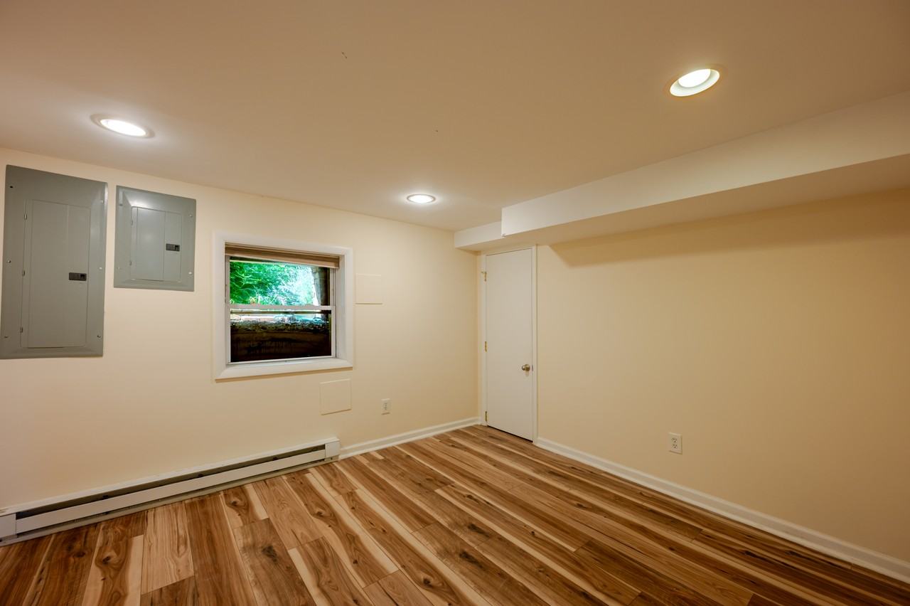 1234 E St Ne - Photo 7 of 50