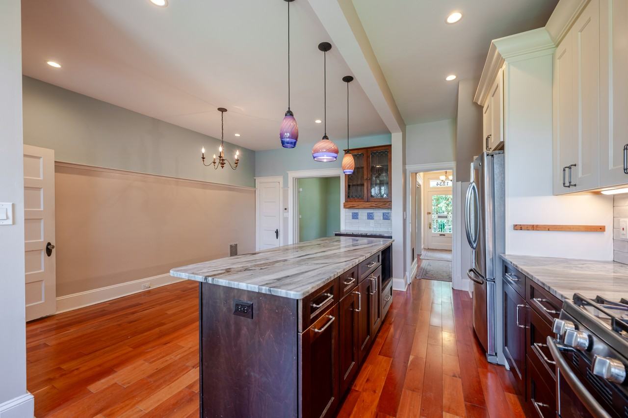 1234 E St Ne - Photo 5 of 50