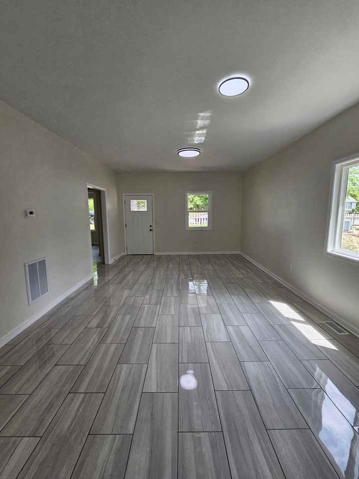 274 Bledsoe Dr - Photo 4 of 14