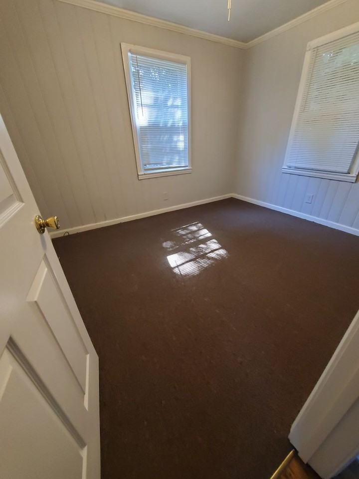 114 N Glenn Ave - Photo 3 of 7