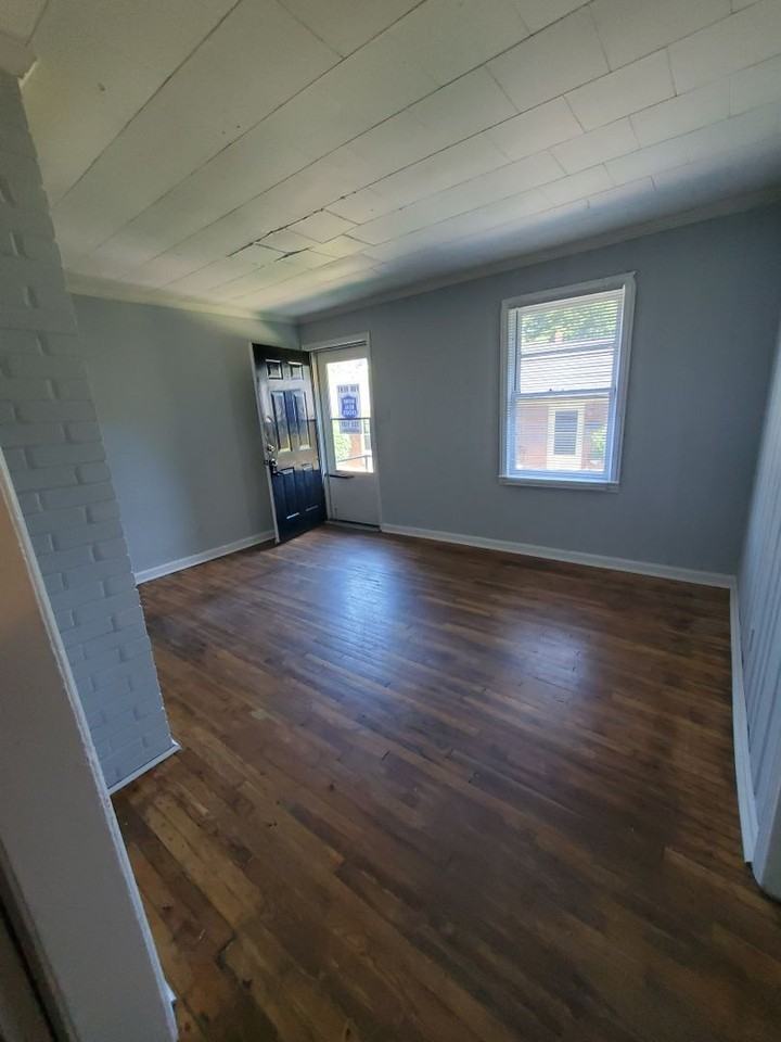 114 N Glenn Ave - Photo 5 of 7