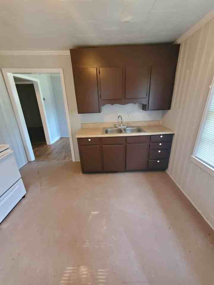 114 N Glenn Ave - Photo 6 of 7