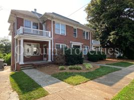 featured image of 664 N Spring St
