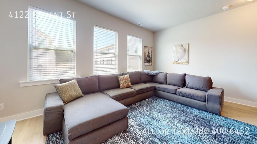 4122 Salient St - Photo 2 of 30