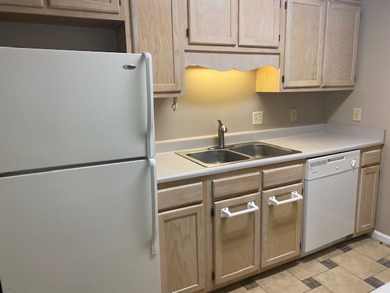 4914 Pin Oak Dr - Photo 3 of 18