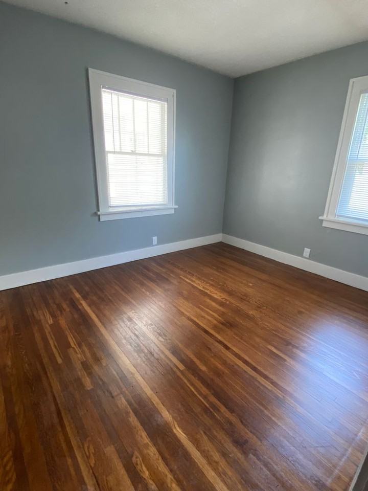 718 Dawson St - Photo 6 of 8