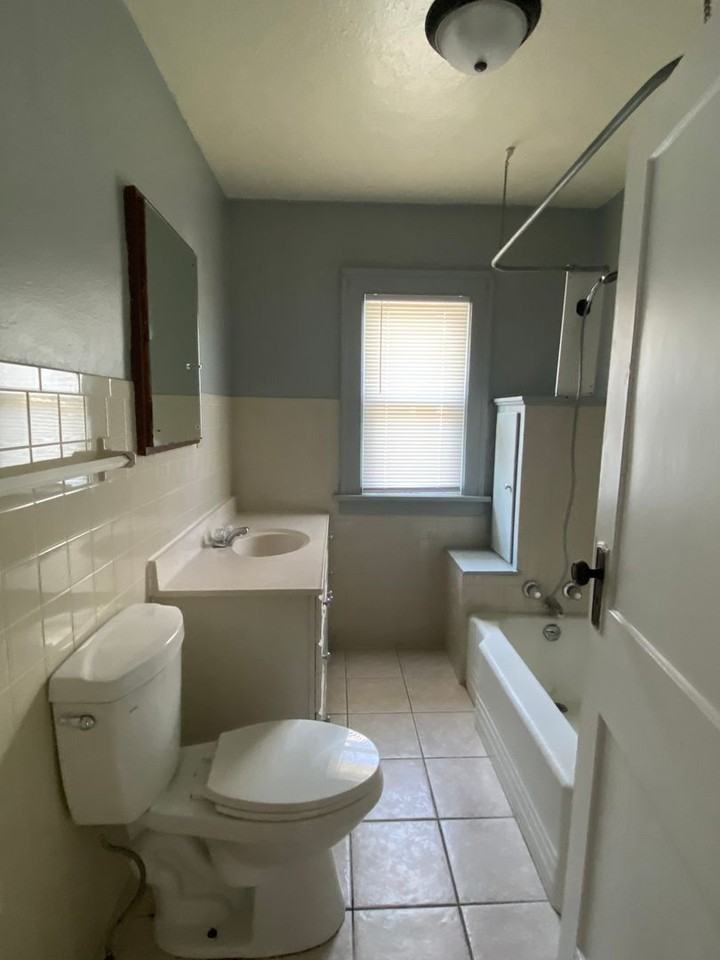 718 Dawson St - Photo 7 of 8