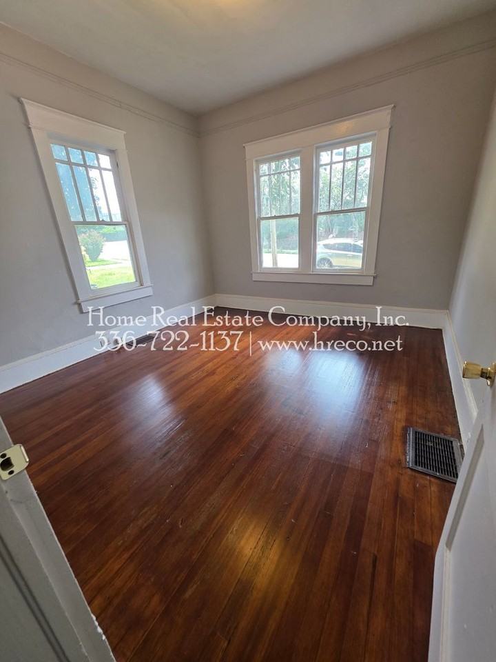 411 E 13th St - Photo 7 of 12