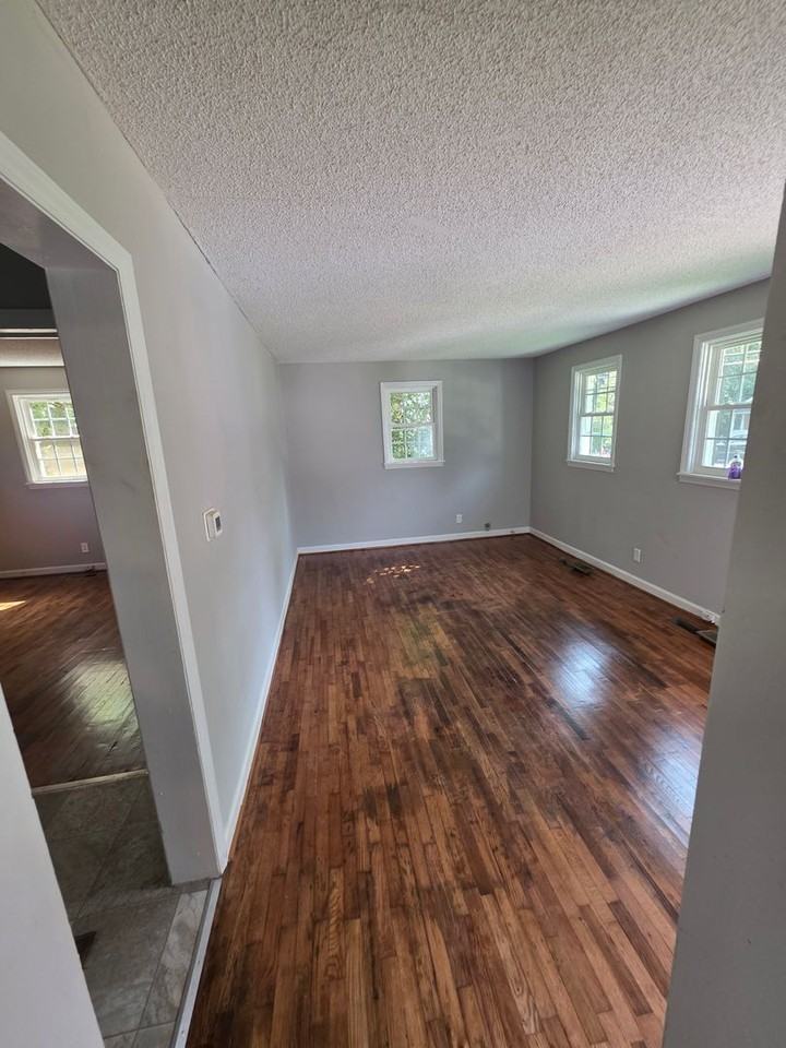 2305 Booker St - Photo 2 of 7