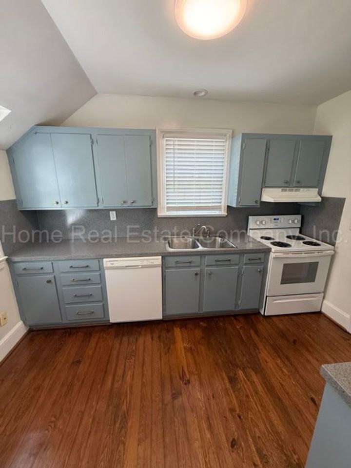 1947 Robinhood Rd - Photo 5 of 12