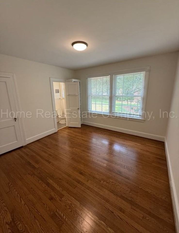 1947 Robinhood Rd - Photo 7 of 12