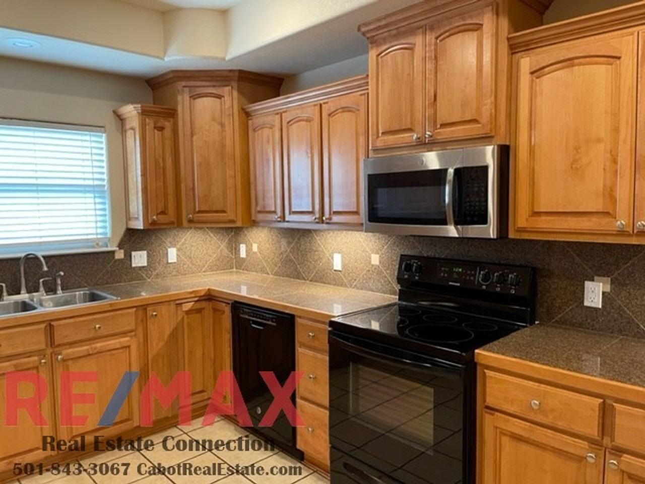 59 Hickory Bend Dr - Photo 3 of 17