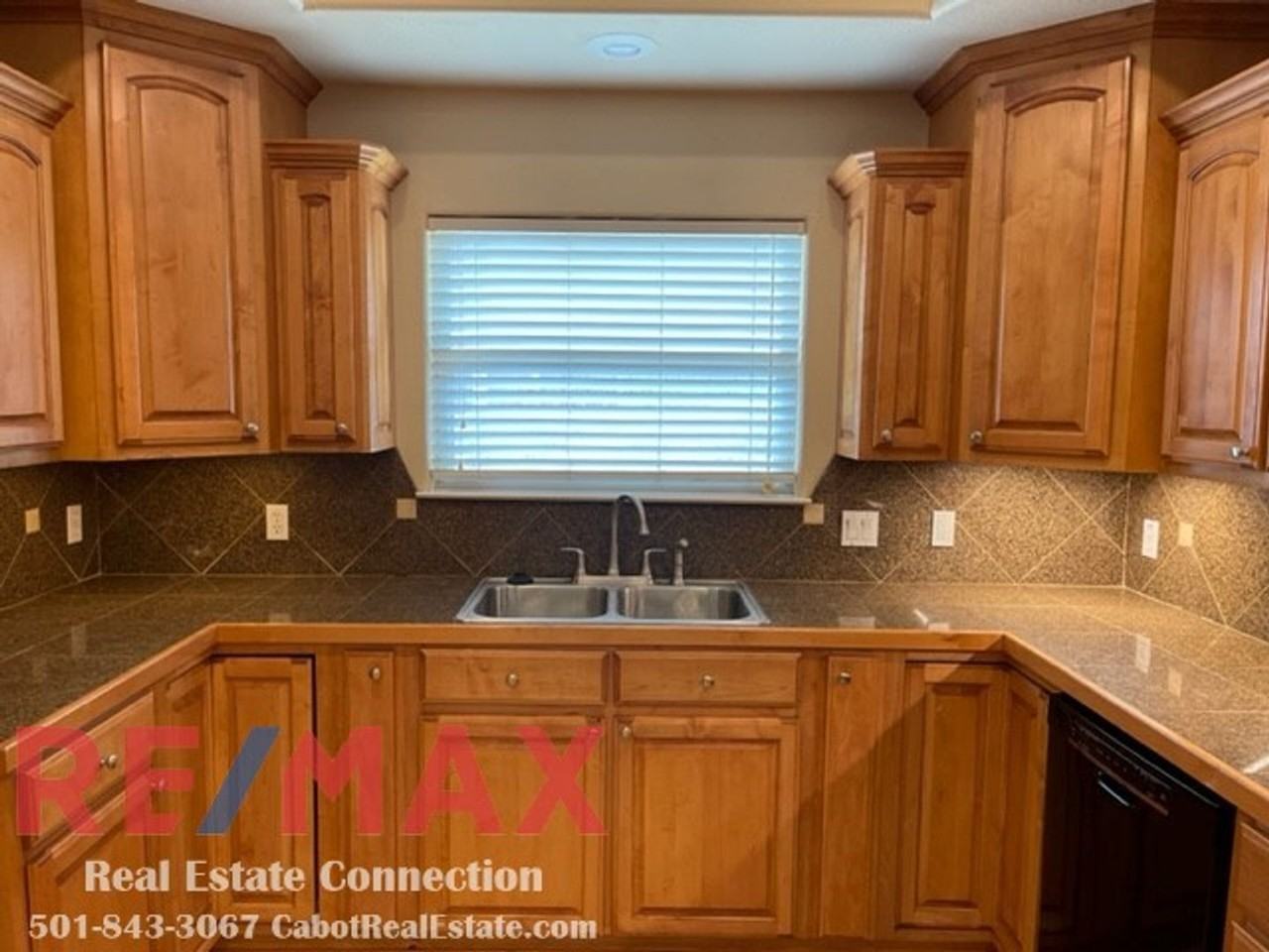 59 Hickory Bend Dr - Photo 4 of 17