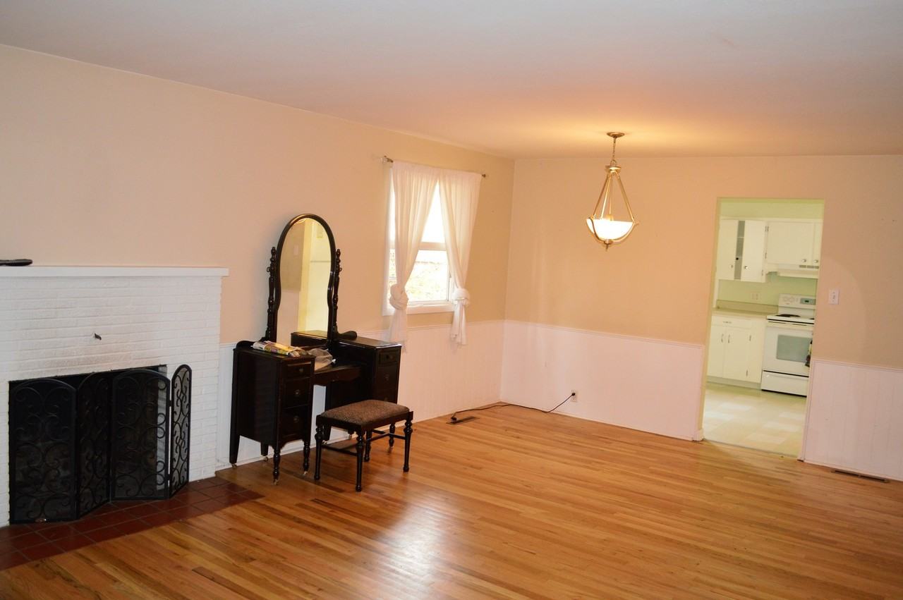 137 Yale Ave - Photo 3 of 22