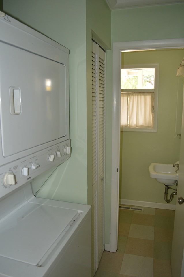 137 Yale Ave - Photo 6 of 22