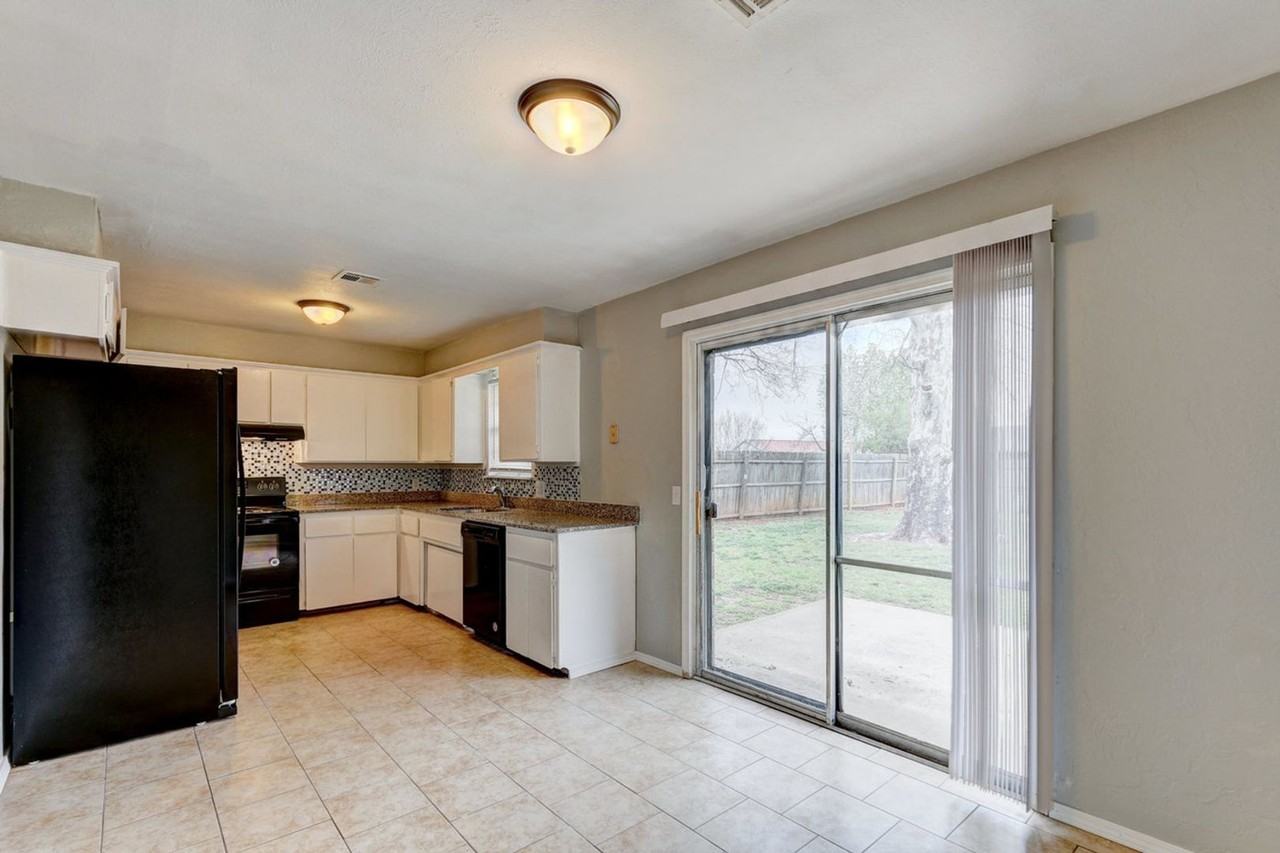 347 W Cedar Dr - Photo 3 of 14