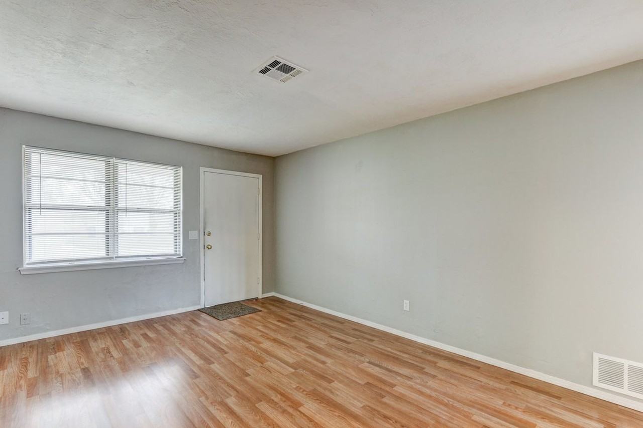 347 W Cedar Dr - Photo 4 of 14