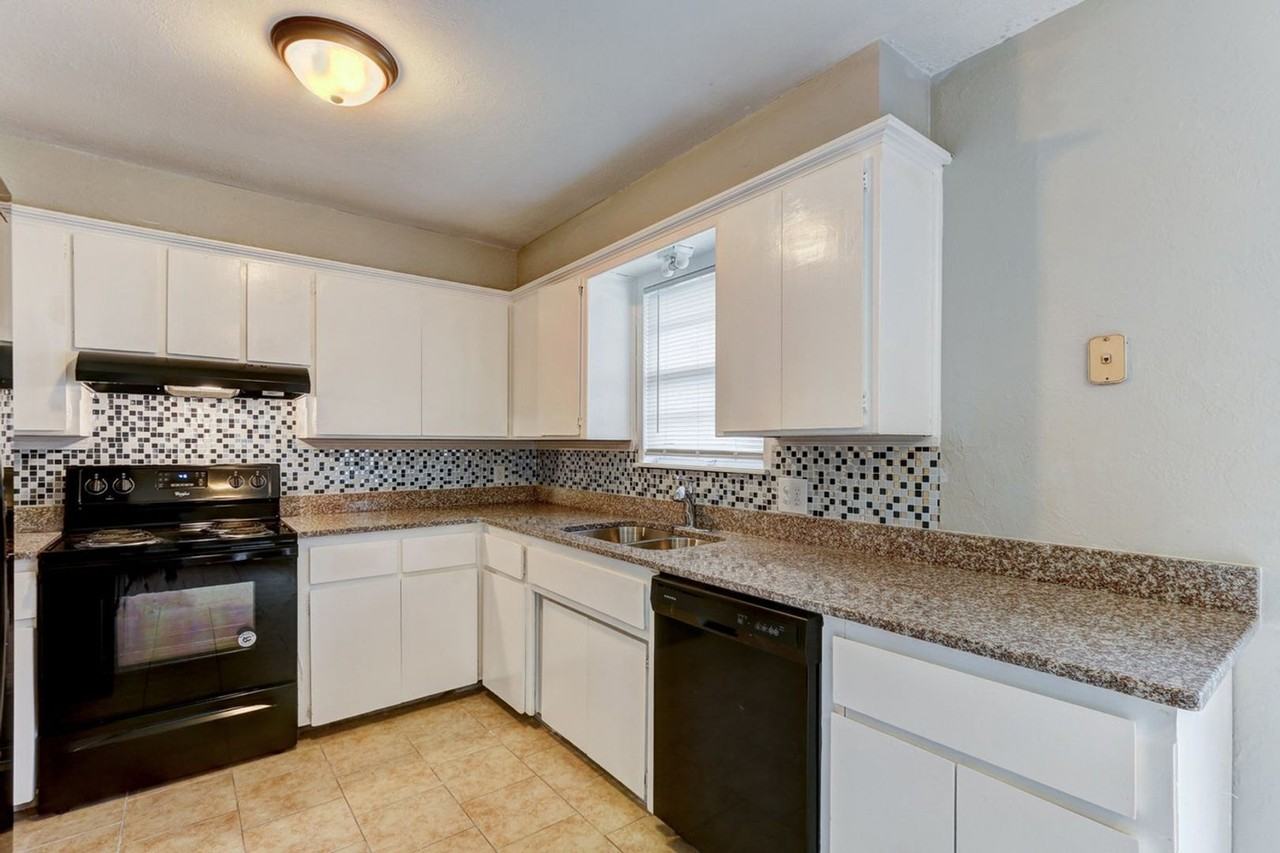 347 W Cedar Dr - Photo 5 of 14