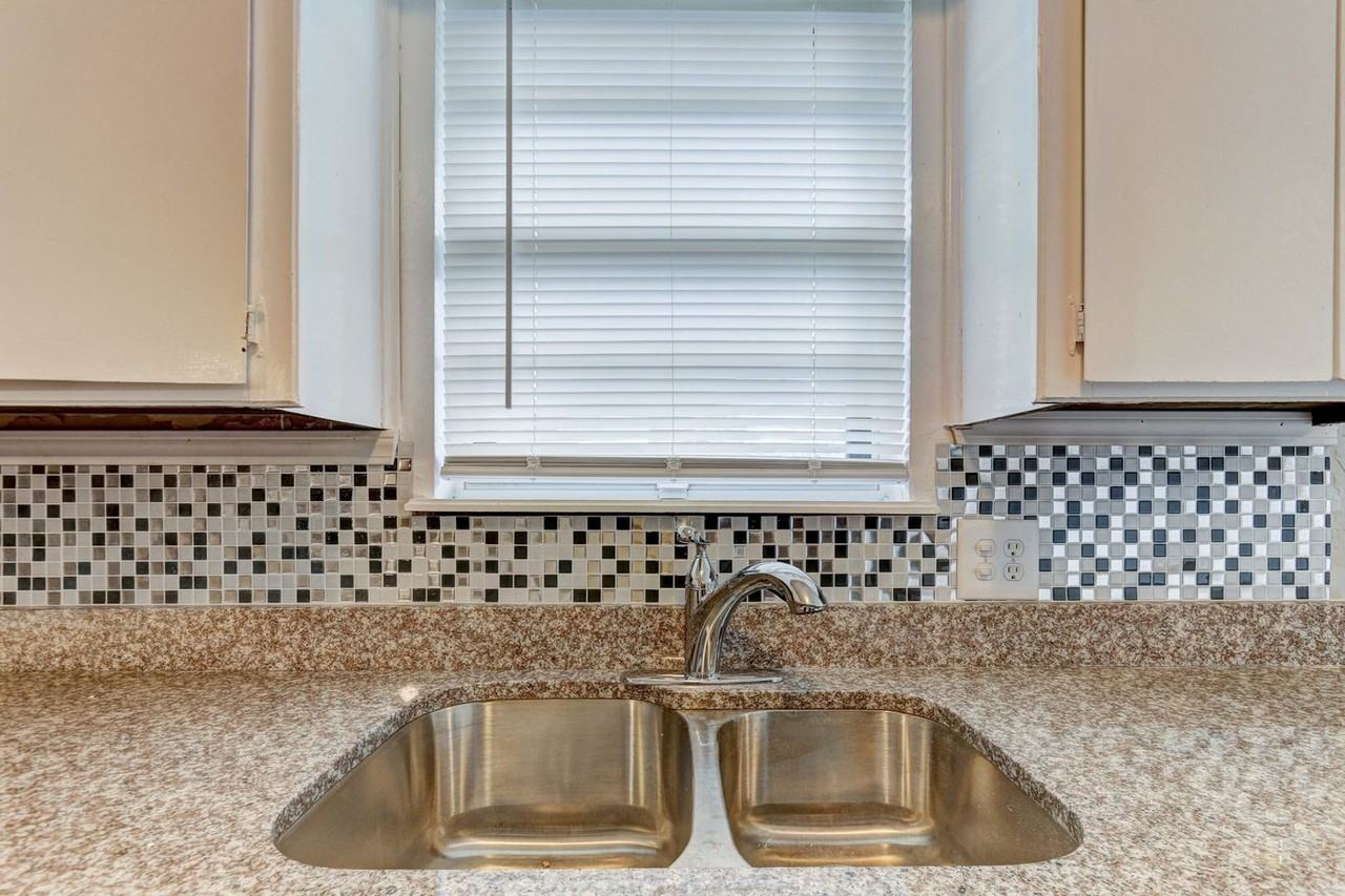 347 W Cedar Dr - Photo 6 of 14