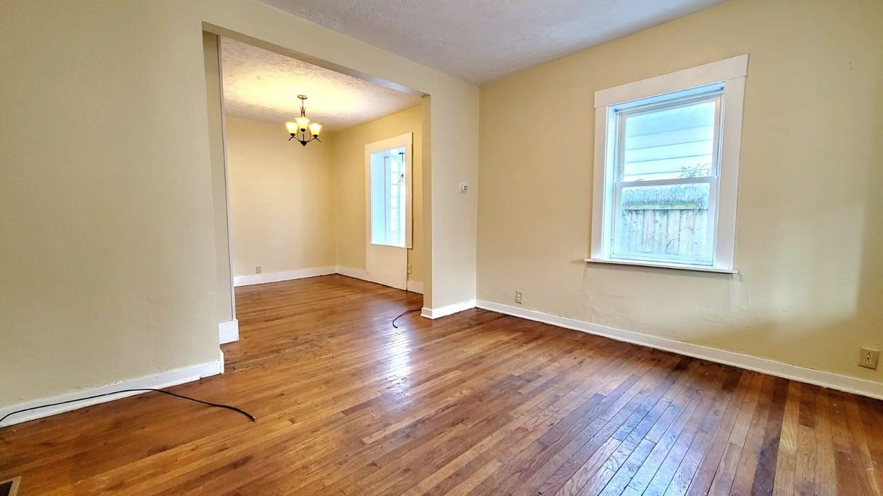 1819 S Taylor St - Photo 3 of 14