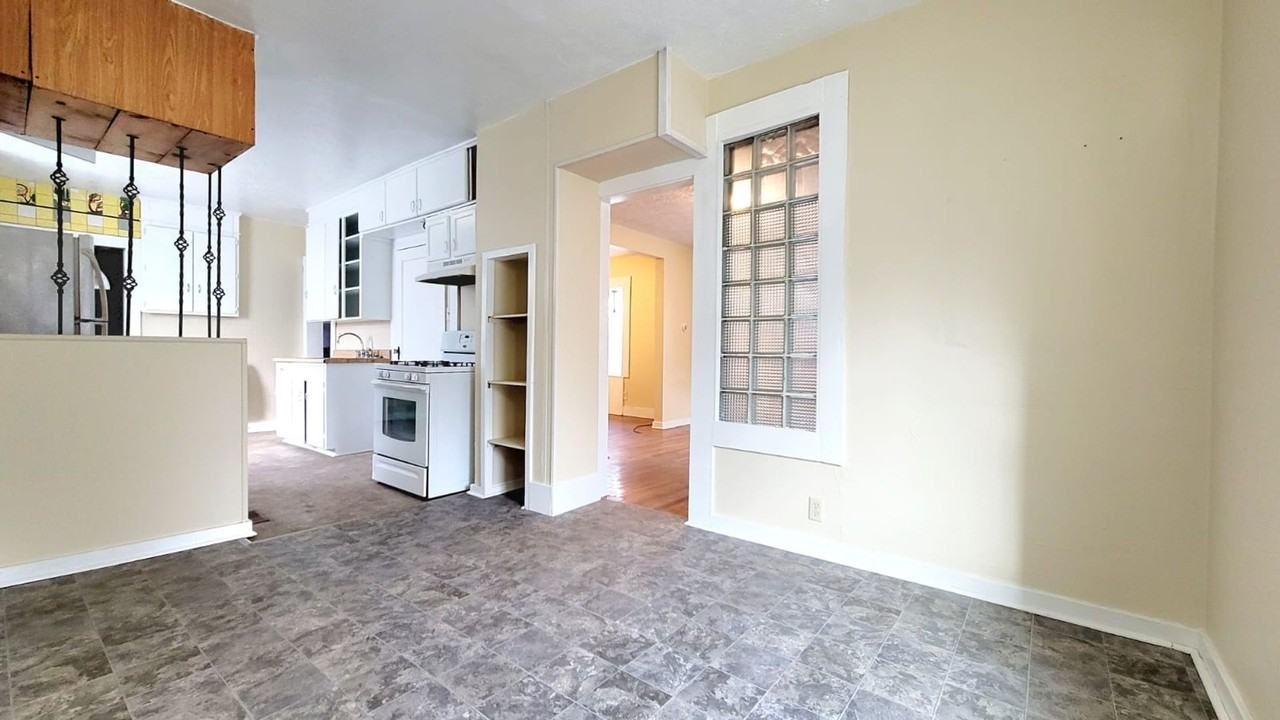 1819 S Taylor St - Photo 5 of 14